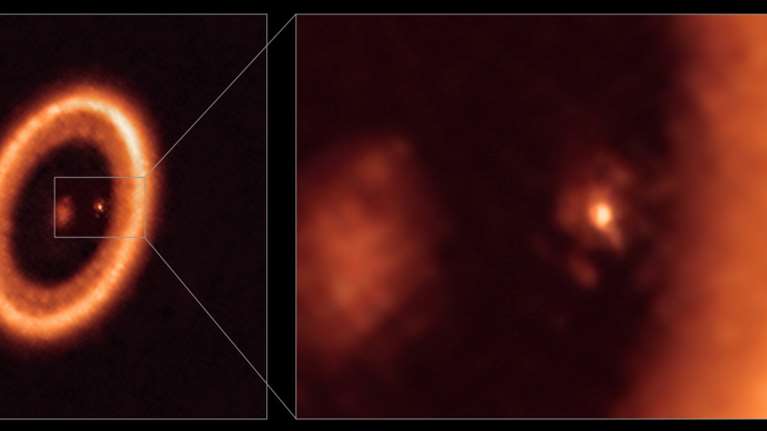 Σπουδαία ανακάλυψη: Βρέθηκαν δίσκος και δορυφόροι γύρω από πλανήτη 370 έτη φωτός μακριά από τη Γη