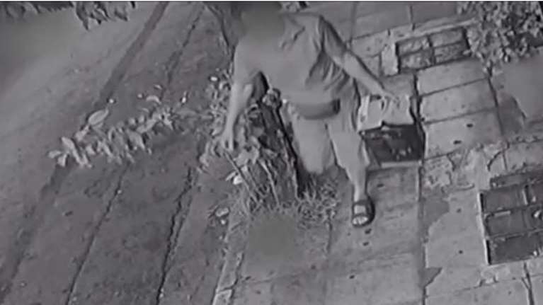 Έκρηξη στην Τεκτονική Στοά: Ντοκουμέντο - Αυτός είναι ο βομβιστής - Φορούσε περούκα για να καλύψει τα χαρακτηριστικά του