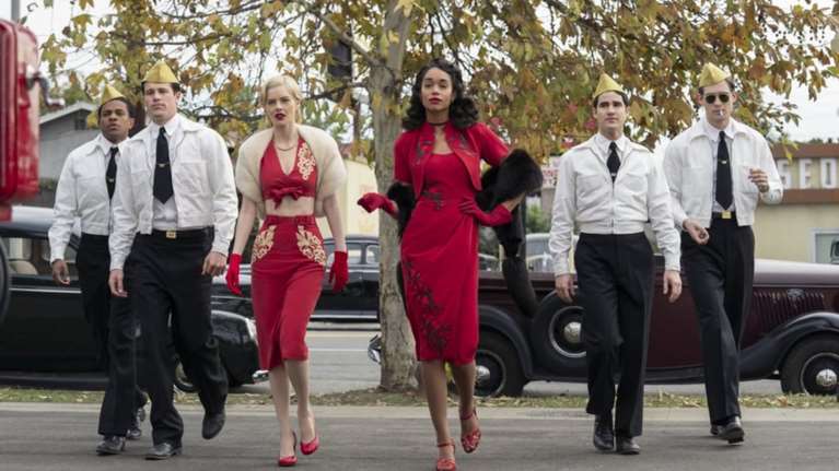 Όλοι μιλούν για τα κοστούμια στη νέα σειρά του Netflix, &quot;Hollywood&quot;