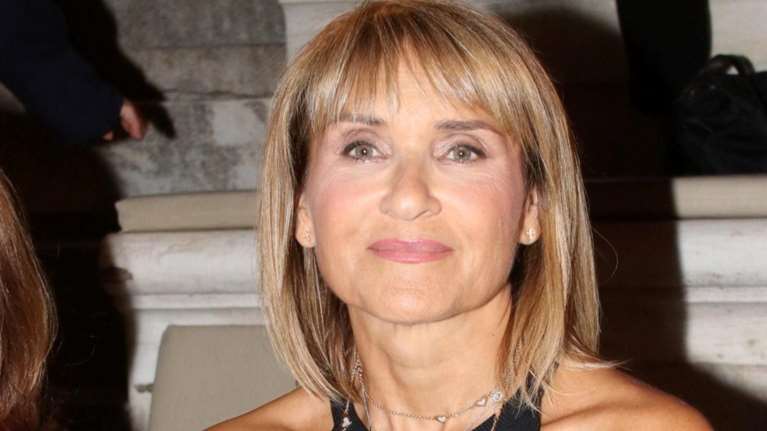 Η Μάρα Ζαχαρέα με αθλητικά παπούτσια έκανε τον πιο cool φθινοπωρινό συνδυασμό