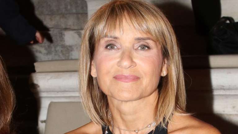 Η Μάρα Ζαχαρέα φόρεσε το Zara τοπ που ταιριάζει με όλα τα παντελόνια και σορτς