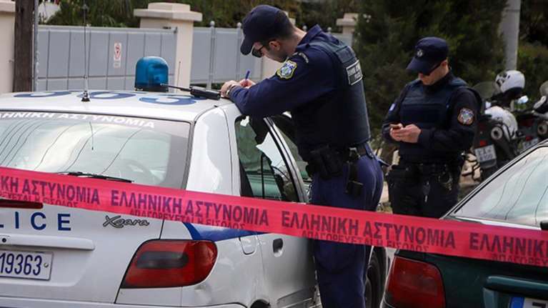 Μενίδι: Πυροβολισμοί σε ένοπλη ληστεία - Ένας τραυματίας