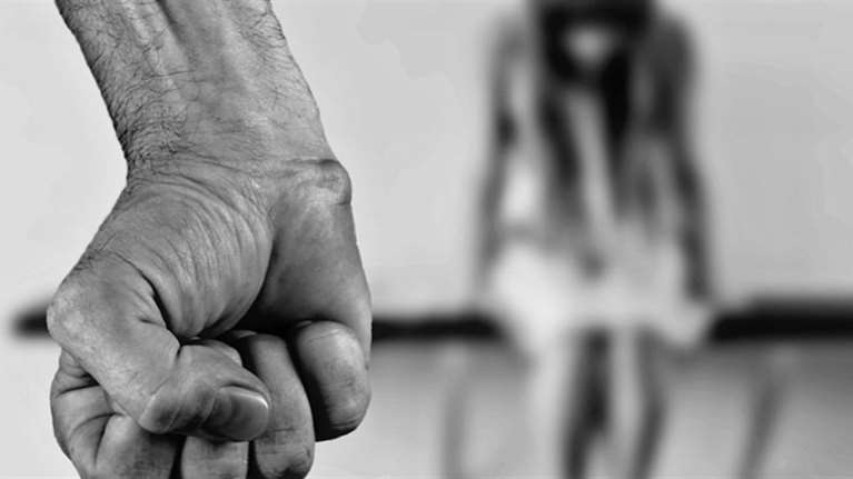 Βόλος: "Ήταν βίαιος και έχανε τον έλεγχο" λέει η 24χρονη που ξυλοκοπήθηκε από τον πατέρα της επειδή έγινε μουσουλμάνα