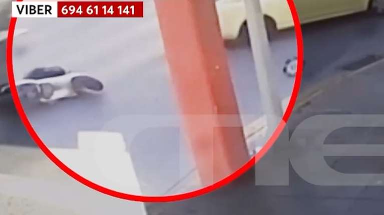 Βίντεο ντοκουμέντο: Οδηγός ταξί παρέσυρε και εγκατέλειψε οδηγό μηχανής στο Μεταξουργείο