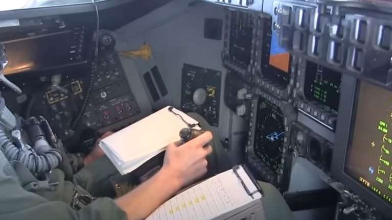 Αυτά είναι τα βομβαρδιστικά Β-2 που χτύπησαν το Ιράν - Εφοδιασμένα με ψυγείο, τουαλέτα και φούρνο μικροκυμάτων (βίντεο)