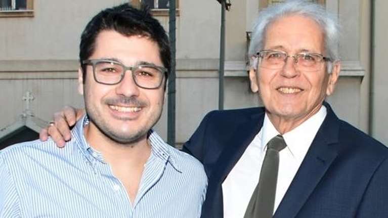 Λάμπρος Κωνσταντάρας: Η συγκινητική ανάρτηση με φωτογραφίες με τον πατέρα του λίγες ημέρες μετά τον θάνατό του