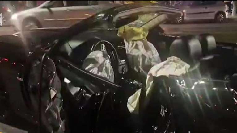 Τροχαίο δυστύχημα στην Πάτρα - Νεκροί παππούς και το 3χρονο εγγόνι του μέσα σε πολυτελές κάμπριο - Θύμα και μία 53χρονη