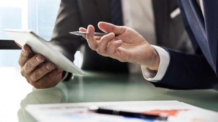 Πως θα γίνει η ρύθμιση οφειλών σε επιχειρήσεις και ευάλωτα νοικοκυριά - Ποιοι δικαιούνται "2η ευκαιρία"