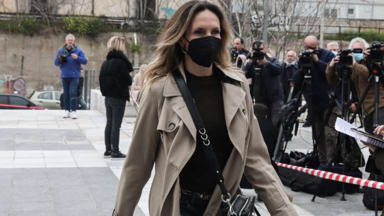 Κόλαφος η Εβελίνα Παπούλια για Φιλιππίδη: &quot;Ήμουν στη σκηνή και μου έδειξε τα γεννητικά του όργανα&quot;