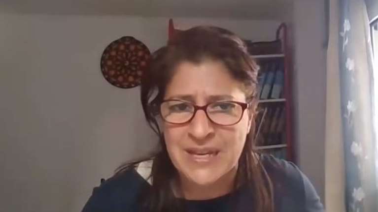 Κορονοϊός: Σοκ προκαλούν τα fake news αντιεμβολιάστριας παθολόγου - &quot;Τα εμβόλια περιέχουν χλωρίνη&quot; [Βίντεο]