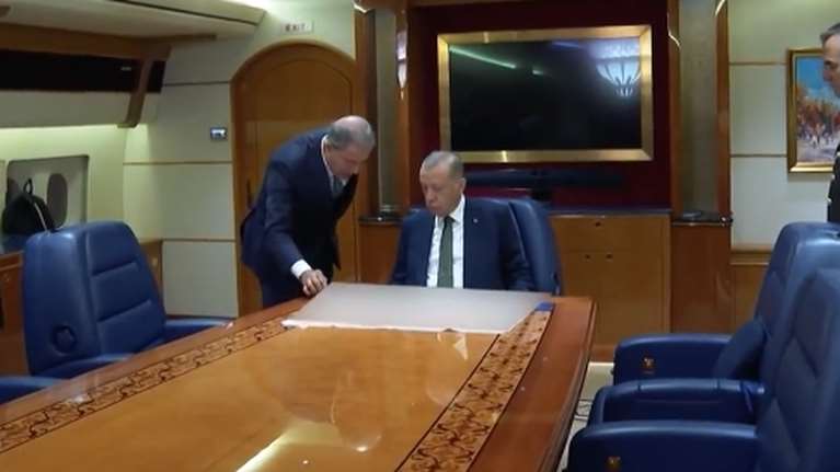 Η στιγμή που ο Ερντογάν δίνει το πράσινο φως για την αεροπορική επιδρομή σε Συρία και Ιράκ [βίντεο]