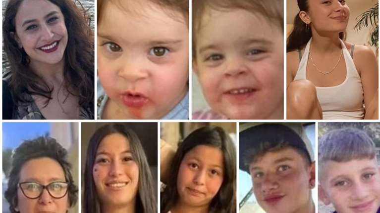 Ισραήλ: Αυτοί είναι οι 11 όμηροι που απελευθέρωσε η Χαμάς τη Δευτέρα - 9 παιδιά και δύο γυναίκες