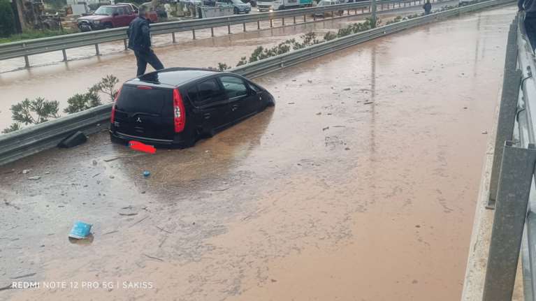 Σφοδρή κακοκαιρία πλήττει Ήπειρο και Ιόνιο: Πλημμύρες, κατολισθήσεις και εκτεταμένες ζημιές [εικόνες - βίντεο]