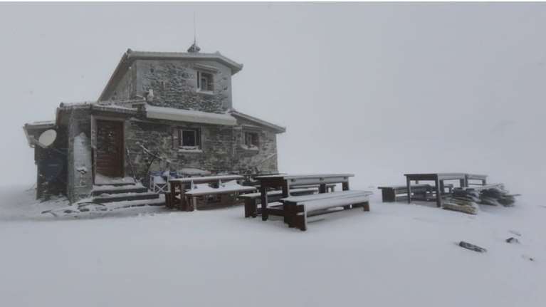 Κακοκαιρία &quot;Αθηνά&quot;: Στα λευκά ο Όλυμπος - Εντυπωσιακές εικόνες [Βίντεο]