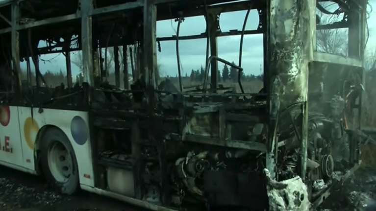 Θεσσαλονίκη: Φωτιά σε λεωφορείο εν κινήσει στη Σίνδο [βίντεο]