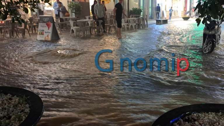 Ισχυρή καταιγίδα στην Πάτρα - Πλημμύρισε το κέντρο της πόλης [εικόνες-βίντεο]