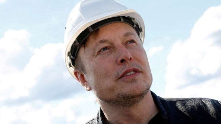 Ίλον Μασκ: Ο μεγιστάνας έχει &quot;κακό προαίσθημα&quot; και απολύει 10.000 εργαζόμενους ενώ παγώνει τις προσλήψεις