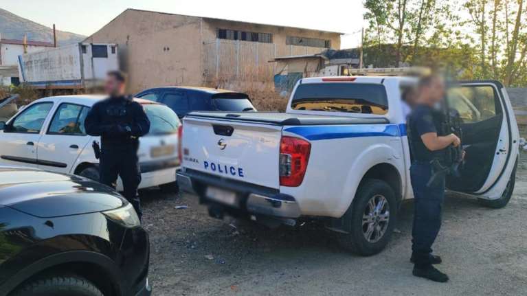 Αναβρασμός στους Ρομά για τους αστυνομικούς στους καταυλισμούς: "Θα κατεβούμε στην Αθήνα με λεωφορεία"