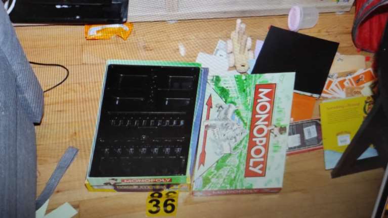 Γλυκά Νερά: H φωτογραφία με τη Monopoly που δήθεν είχε τα λεφτά - Αποκαλύπτεται η σκηνοθεσία του δολοφόνου