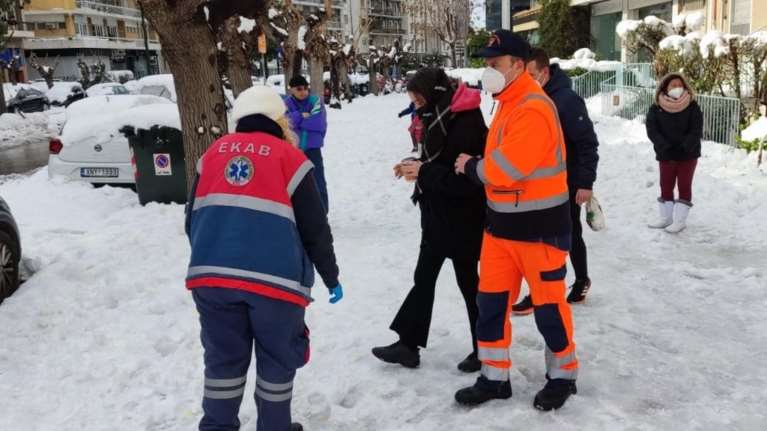 Κακοκαιρία &quot;Ελπίς&quot;: Περισσότερους από 1000 πολίτες απεγκλώβισαν οι πυροσβέστες