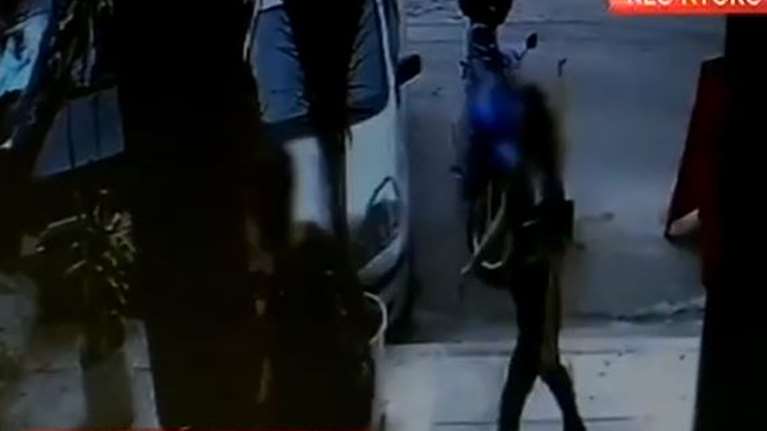 Θρίλερ με την επίθεση με βιτριόλι: Νέο βίντεο έχει καταγράψει δύο μαυροφορεμένες γυναίκες