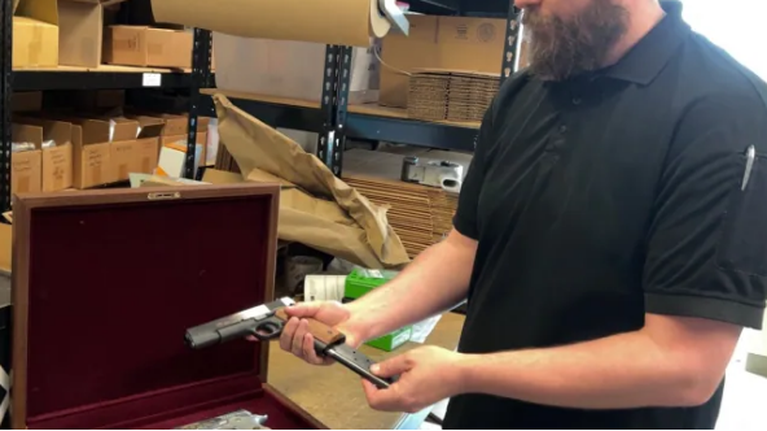 Καναδάς: Χαμός και ουρές στα οπλοπωλεία μετά την ανακοίνωση Τριντό για τον περιορισμό τους