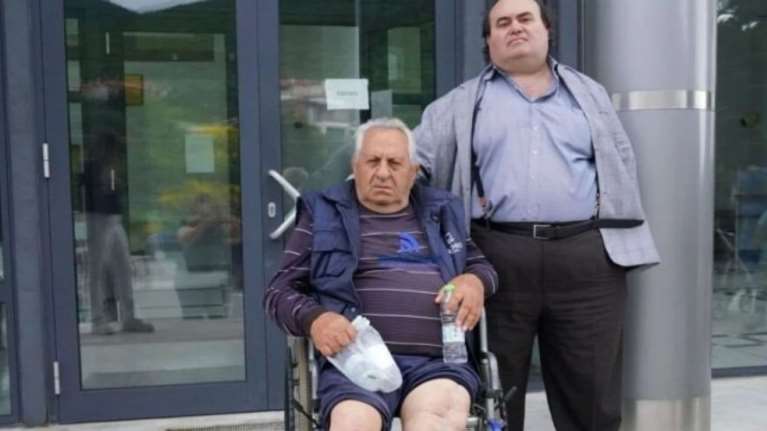 Χαλκιδική: Έκαναν έξωση σε 83χρονο την ώρα που έκανε αιμοκάθαρση – Συνέλαβαν τη σύζυγο, τις κόρες και τον εγγονό του