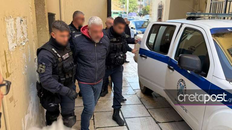 Χανιά: Προφυλακιστέος ο 45χρονος για το μοιραίο τροχαίο - Με μαύρα ο πατέρας και ο δίδυμος αδερφός του 22χρονου [εικόνες]