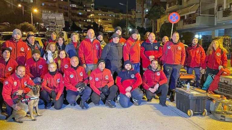 Σεισμός στην Τουρκία: Φεύγουν εθελοντές από Ελλάδα - Με εξοπλισμό, σκηνές και ξηρά τροφή