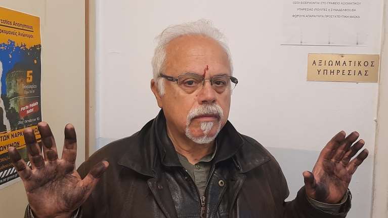 Θεσσαλονίκη: Συνελήφθη ο Τρεμόπουλος και άλλοι 14 - Εκαναν καθιστική διαμαρτυρία για το κόψιμο δέντρων