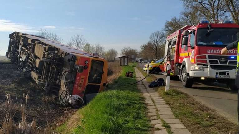 Πολύνεκρη σύγκρουση φορτηγού με τρένο στην Ουγγαρία - Τουλάχιστον 5 νεκροί