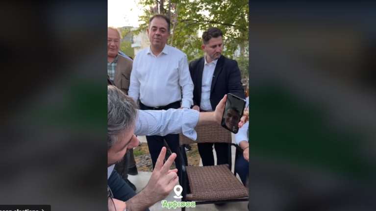 Η βιντεοκλήση Ανδρουλάκη σε Ζαγοράκη για να μιλήσει με αγοράκι φίλαθλο του ΠΑΟΚ - &quot;Θα&#39; μαστε μαζί στην Τούμπα&quot; [βίντεο]