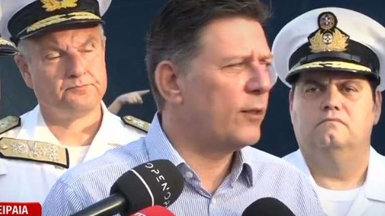 Στο λιμάνι του Πειραιά ο Βαρβιτσιώτης: &quot;Στόχος η καλύτερη εξυπηρέτηση με ασφάλεια και σιγουριά&quot;