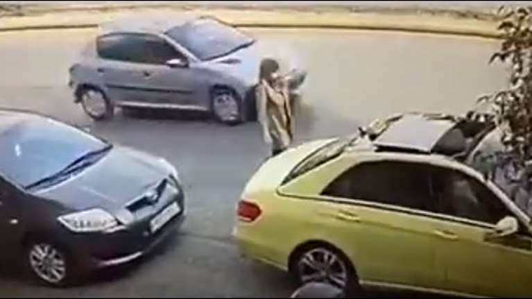 Επίθεση με βιτριόλι: Βίντεο από την &quot;πρόβα&quot; της 35χρονης πριν το μοιραίο πρωινό - Τι είπε στην οδηγό ταξί [Βίντεο]