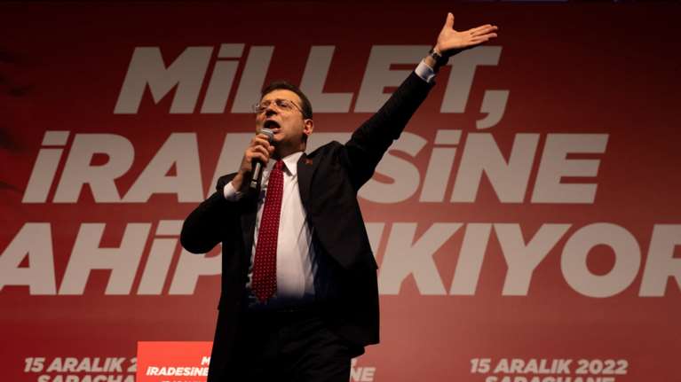 Νέες δικαστικές περιπέτειες για τον Εκρέμ Ιμάμογλου - Αγωγή σε βάρος του για στημένο διαγωνισμό