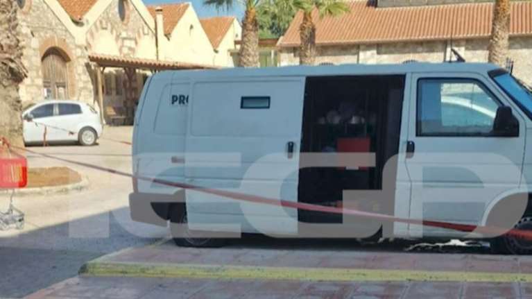 Λαύριο: Κινηματογραφική ληστεία σε χρηματαποστολή με καπνογόνα και καλάσνικοφ - Εσκασαν τα λάστιχα και άρπαξαν ένα εκατ. ευρώ