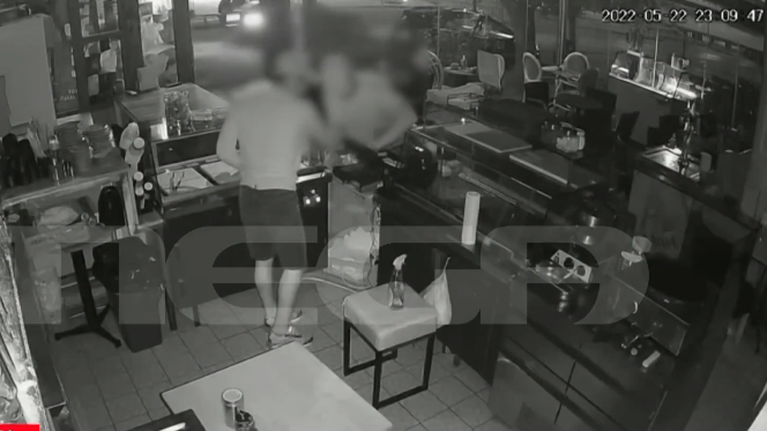 Θεσσαλονίκη: Ληστές διέρρηξαν ζαχαροπλαστείο, άδειασαν το ταμείο και... πήραν και παγωτό [βίντεο]