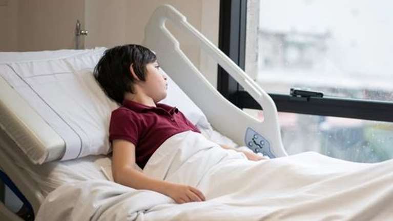 Οξεία ηπατίτιδα: Δεν φαίνεται να υπάρχει συσχέτιση με τον κορονοϊό -  Δεν κολλάει το ένα παιδί το άλλο