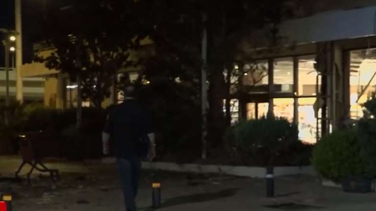 Ανατίναξαν ΑΤΜ σε σούπερ μάρκετ στα Βριλήσσια - Σαν βομβαρδισμένο τοπίο το σημείο [βίντεο]