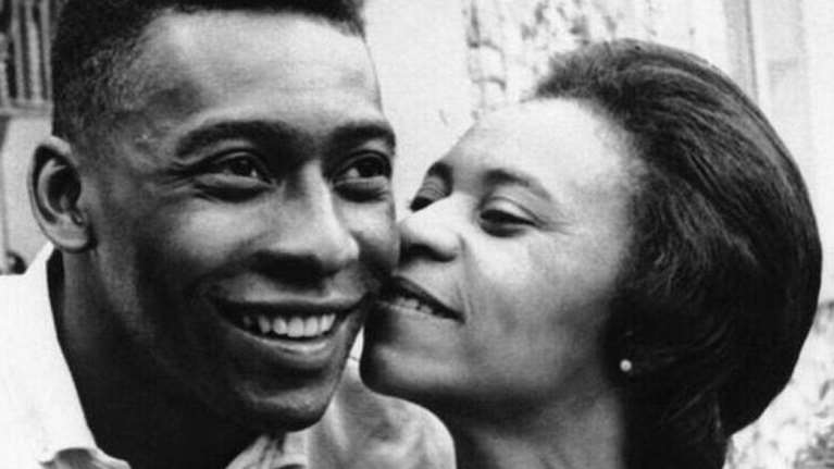 &quot;Κλαίει η μάνα του Πελέ&quot;: Η γυναίκα που γέννησε τον Βραζιλιάνο θρύλο ζει ακόμα και είναι 100 χρόνων