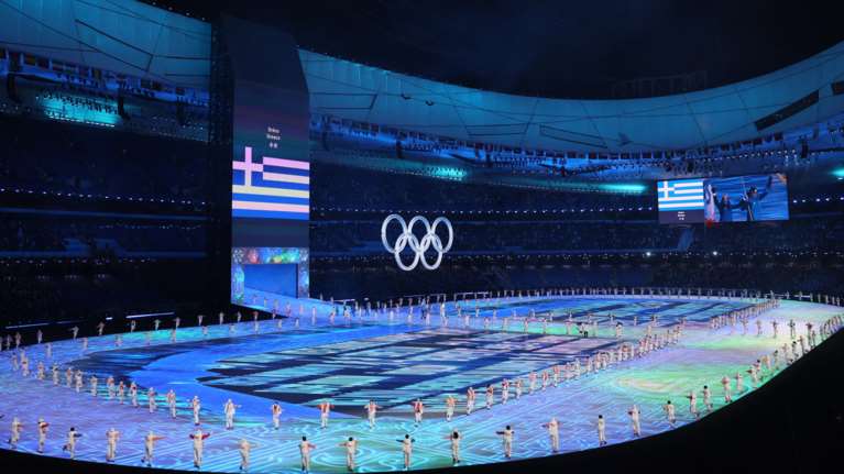 Χειμερινοί Ολυμπιακοί Αγώνες στο Πεκίνο: Πρώτη η Ελλάδα στο Στάδιο - Μεγαλοπρεπής τελετή στο &quot;Παλάτι του Πάγου&quot; [Βίντεο]