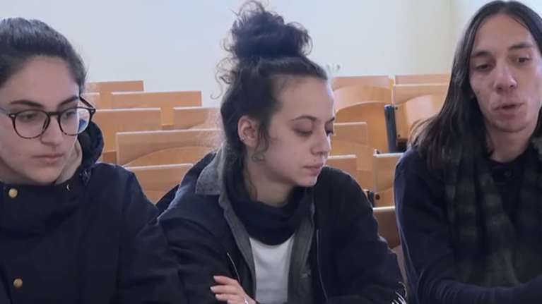 Τι συμβαίνει με τα αδέσποτα στο Πανεπιστήμιο Ιωαννίνων:  Αγοράζουν, βαριούνται, εγκαταλείπουν