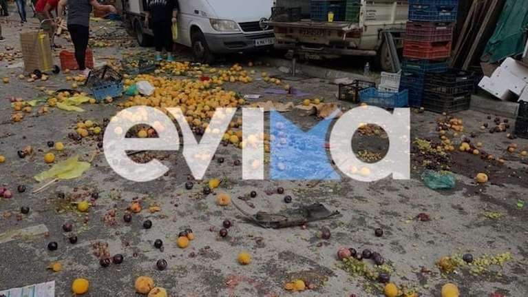 Εύβοια: Αυτοκίνητο μπούκαρε σε λαϊκή και παρέσυρε πολίτες - 6 τραυματίες, ανάμεσά τους 3χρονο παιδί