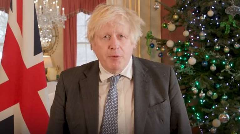 Έκκληση Τζόνσον: Εμβολιαστείτε, είναι ένα καταπληκτικό δώρο