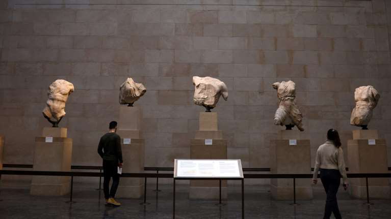 Γλυπτά Παρθενώνα: &quot;Αδειάζει&quot; τον Σούνακ ο πρόεδρος του Βρετανικού Μουσείου - &quot;Συνεχίζουμε για συμφωνία με την Ελλάδα&quot;