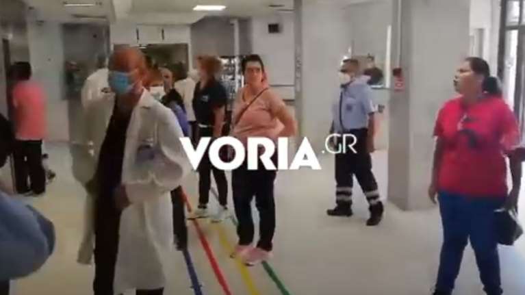 Αμετανόητοι οι ανεμβολίαστοι υγειονομικοί: &quot;Ντροπή σου, πεινάνε οι συνάδελφοί σου&quot;, φώναξαν στη Γκάγκα