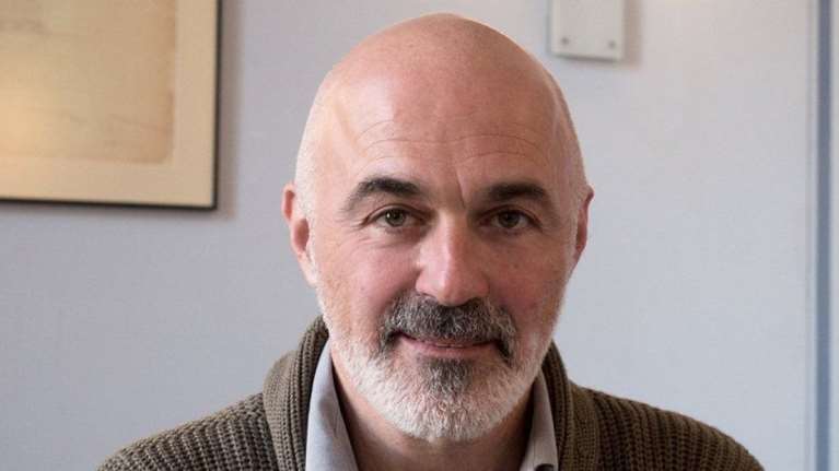 Η Ακαδημία Αθηνών εξέλεξε τον σκηνοθέτη Στάθη Λιβαθινό ως τακτικό μέλος της για την έδρα &quot;Θεατρική Τέχνη&quot;