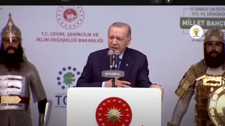 Ερντογάν: &quot;Από τις 29 Μαΐου η Κωνσταντινούπολη είναι για πάντα δική μας&quot; - Φιέστα με γενίτσαρους και οθωμανικά εμβατήρια [βίντεο]