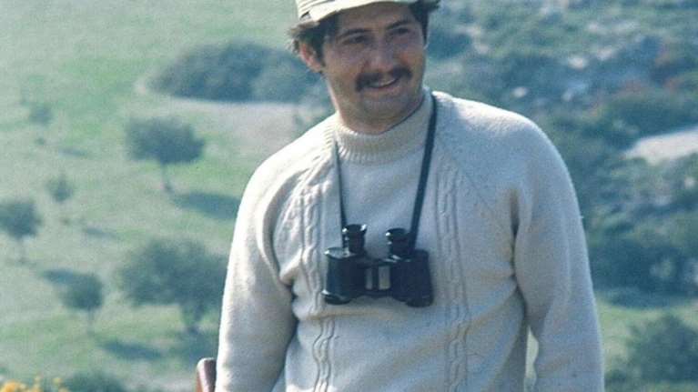 Διονύσης Μαυρογένης: Ο ηρωικός φοιτητής που κρύφτηκε οκτώ μήνες στα βουνά της Κρήτης για να ξεφύγει από τη Χούντα