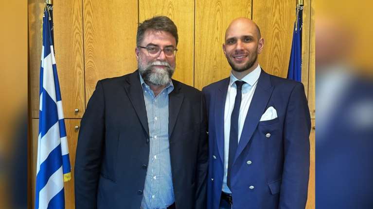 Ο Οικονόμου &quot;ξήλωσε&quot; τον διευθυντή του πολιτικού του γραφείου: Το δημοσίευμα για το κύκλωμα trafficking και η απάντηση Καρρά